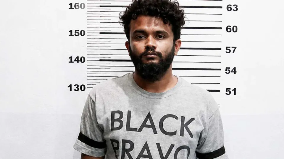 ޕެރޯލް ބޯޑުން ދޫކޮށްލި ޑްރަގުގެ ބޮޑު އަލުން ހައްޔަރުކޮށްފި